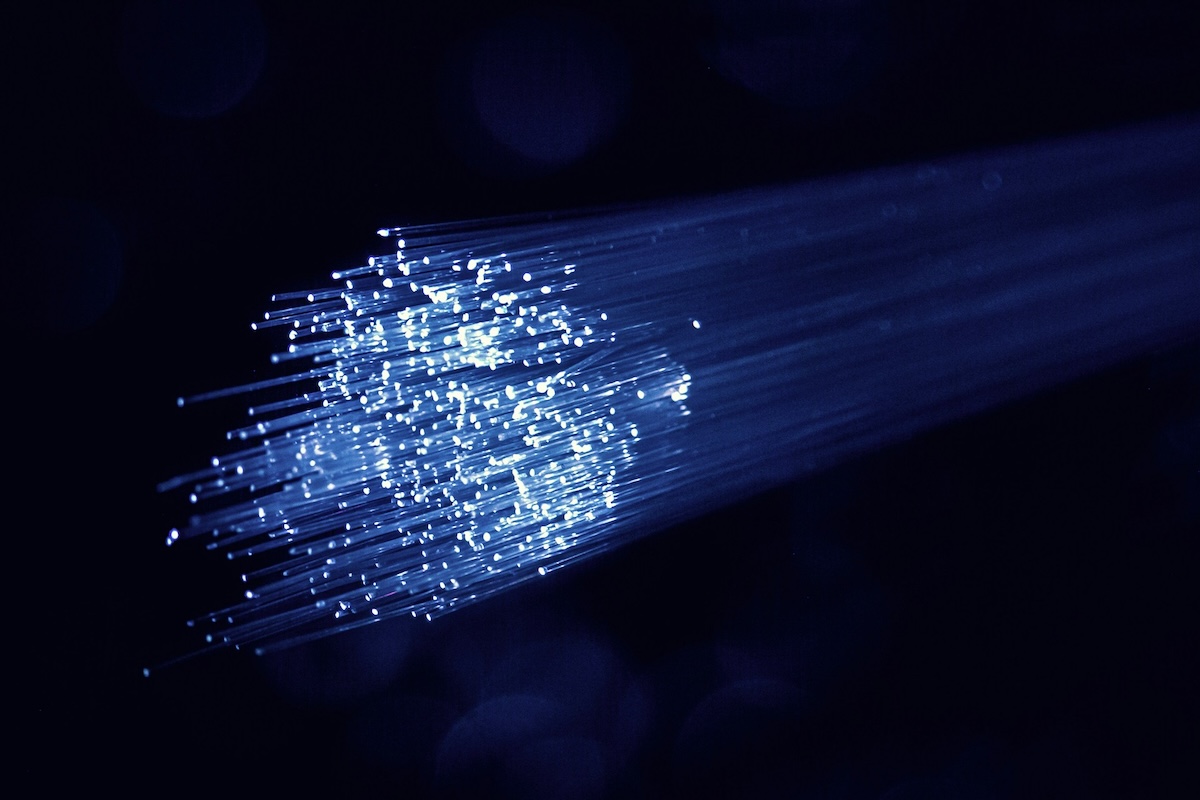 La redondance de la fibre optique, un pilier de la cybersécurité moderne
