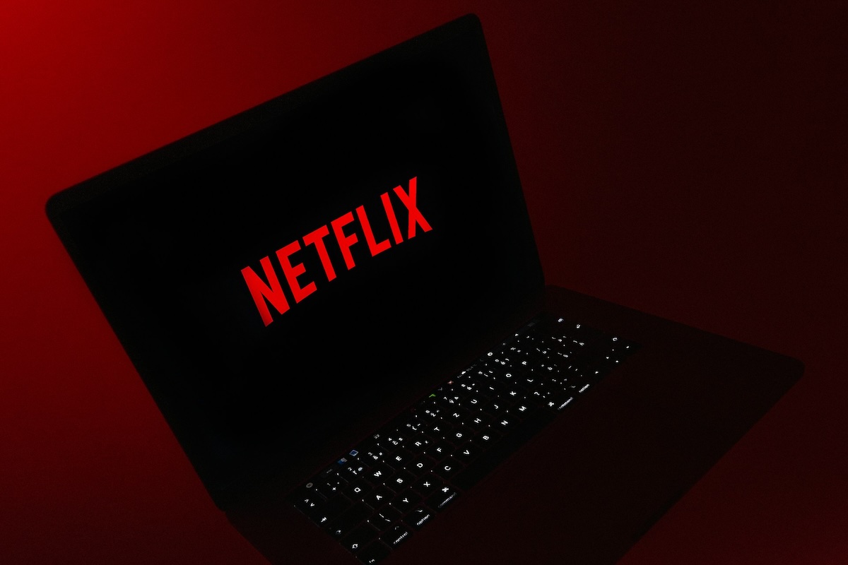 Netflix enregistre un trimestre exceptionnel en publicité malgré un litige fiscal