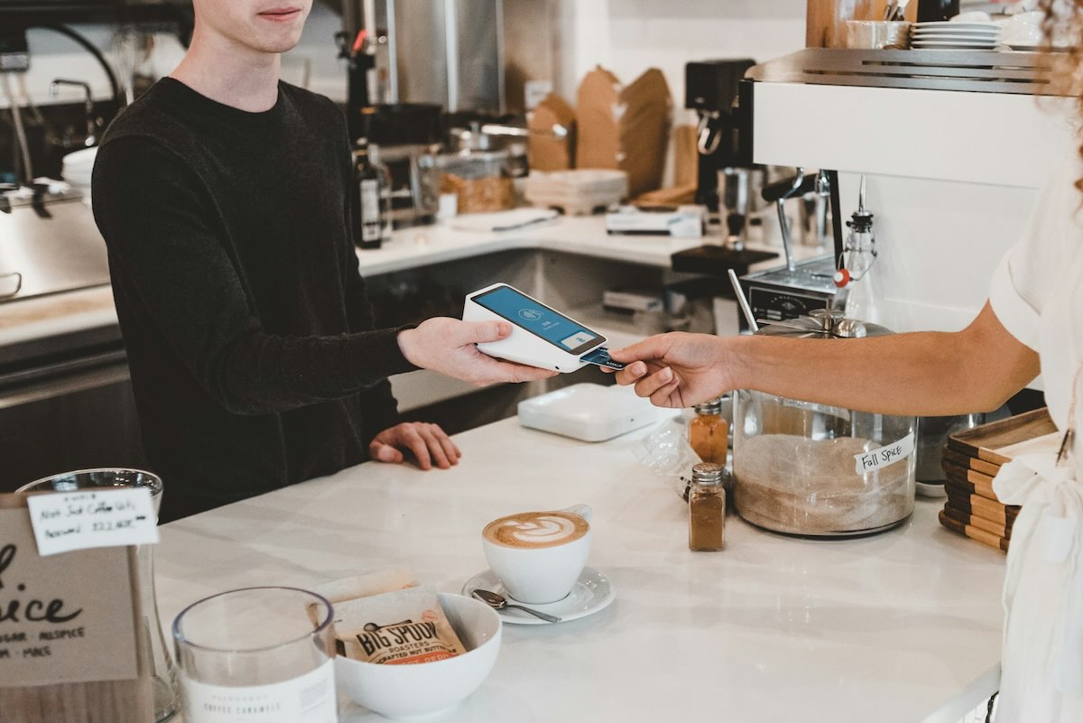 Titre-restaurant : pourquoi les salariés privilégient les supermarchés pour leurs achats alimentaires